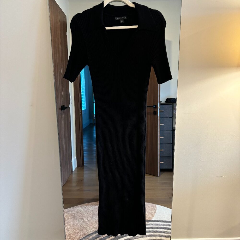 Saks Knit Midi Black Collared Dress - Small
